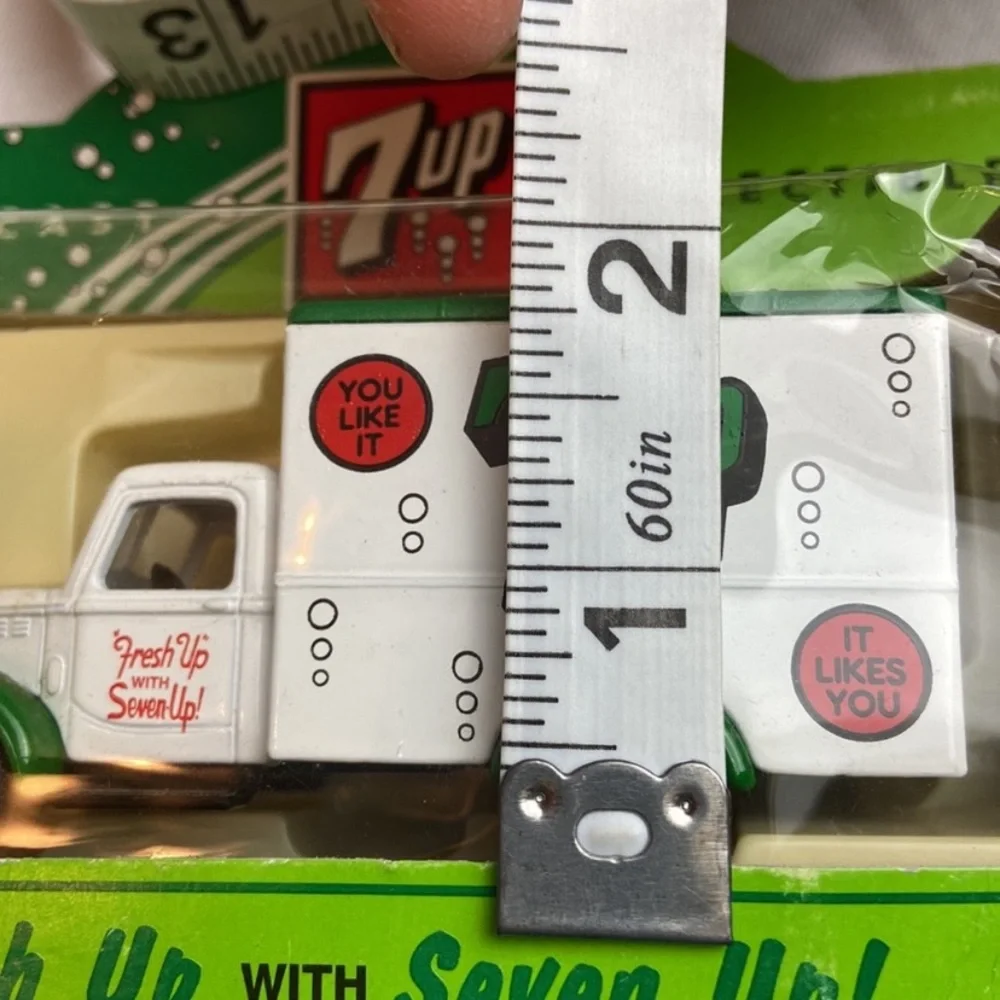 Vintage 7-Up International die cast collectible truck rom England|
